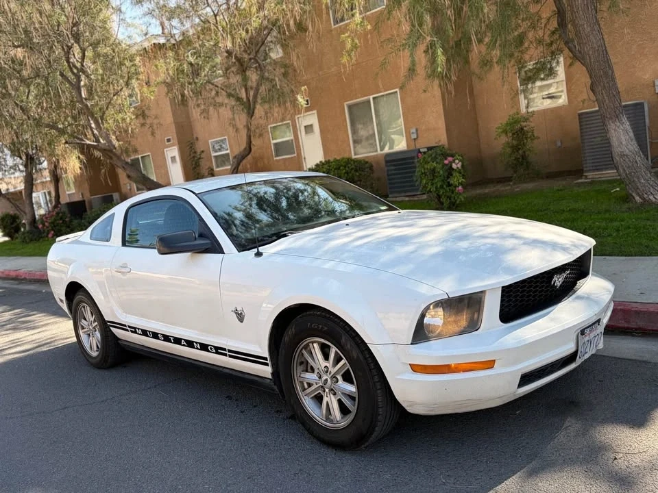 2009 Ford S197 Mustang - Image 2 of 6