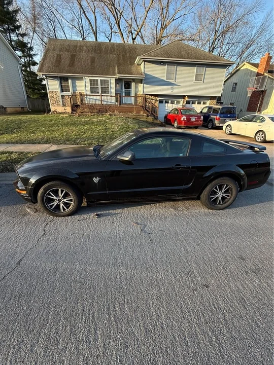 2009 Ford S197 Mustang - Image 2 of 5