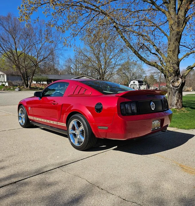 2009 Ford S197 Mustang - Image 3 of 4