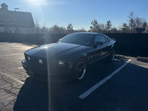 2009 Ford Mustang V6 Premium Coupe