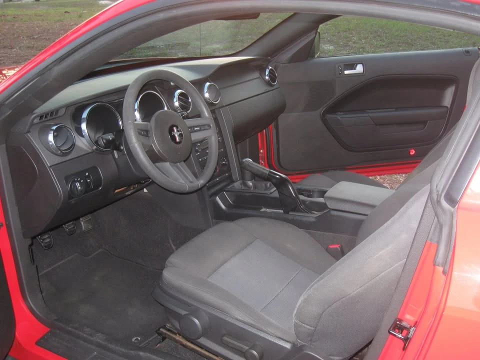 2009 Ford S197 Mustang - Image 15 of 19
