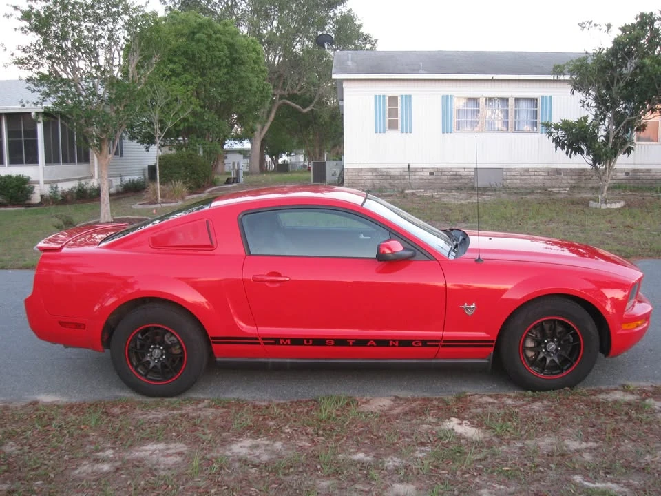 2009 Ford S197 Mustang - Image 8 of 19