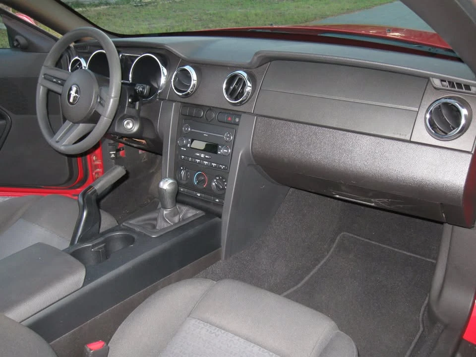 2009 Ford S197 Mustang - Image 14 of 19