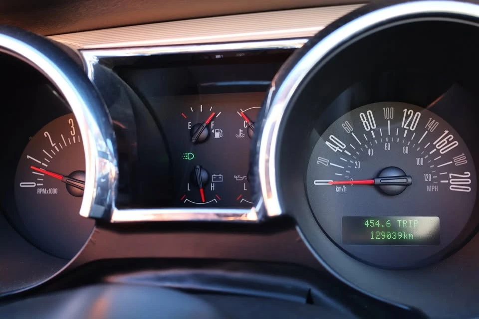 2009 Ford S197 Mustang - Image 13 of 15