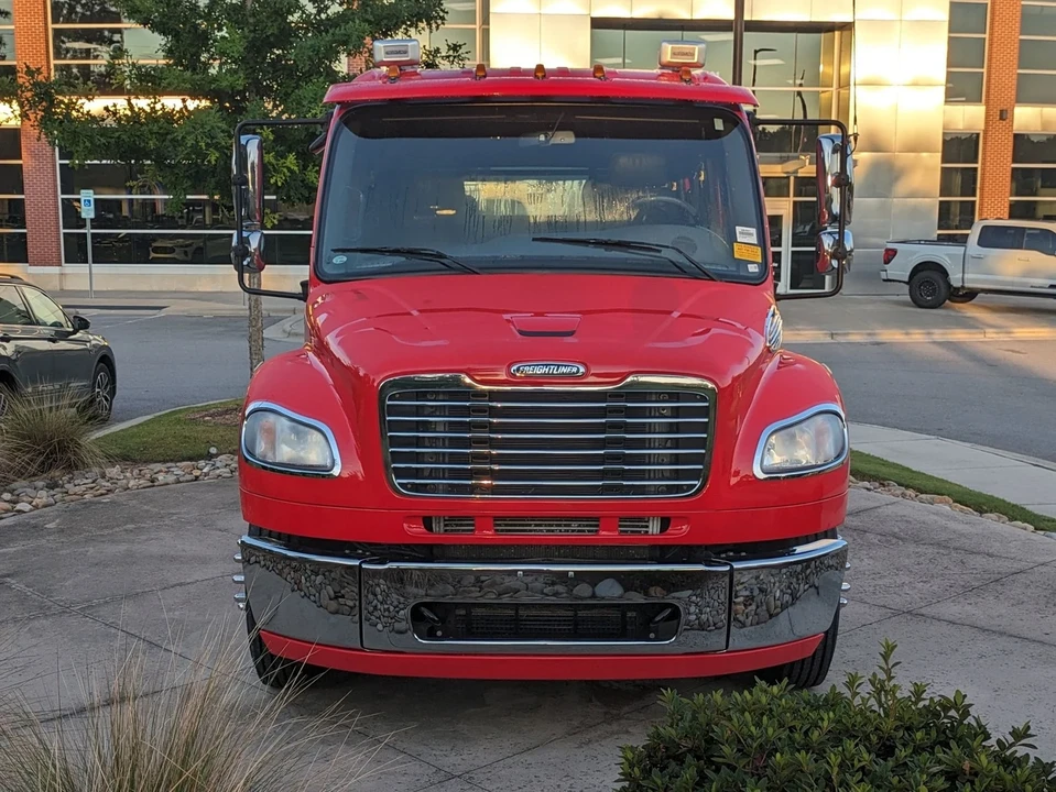 2009 Freightliner - Image 9 of 21