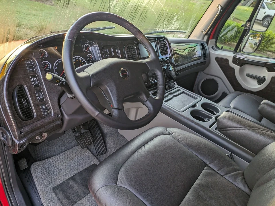 2009 Freightliner - Image 15 of 21