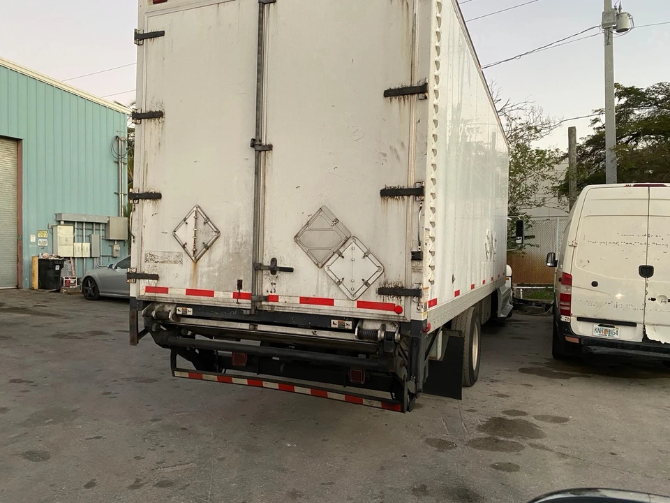 2009 Freightliner - Image 8 of 18