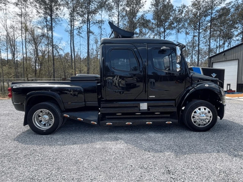 2009 Freightliner - Image 7 of 31