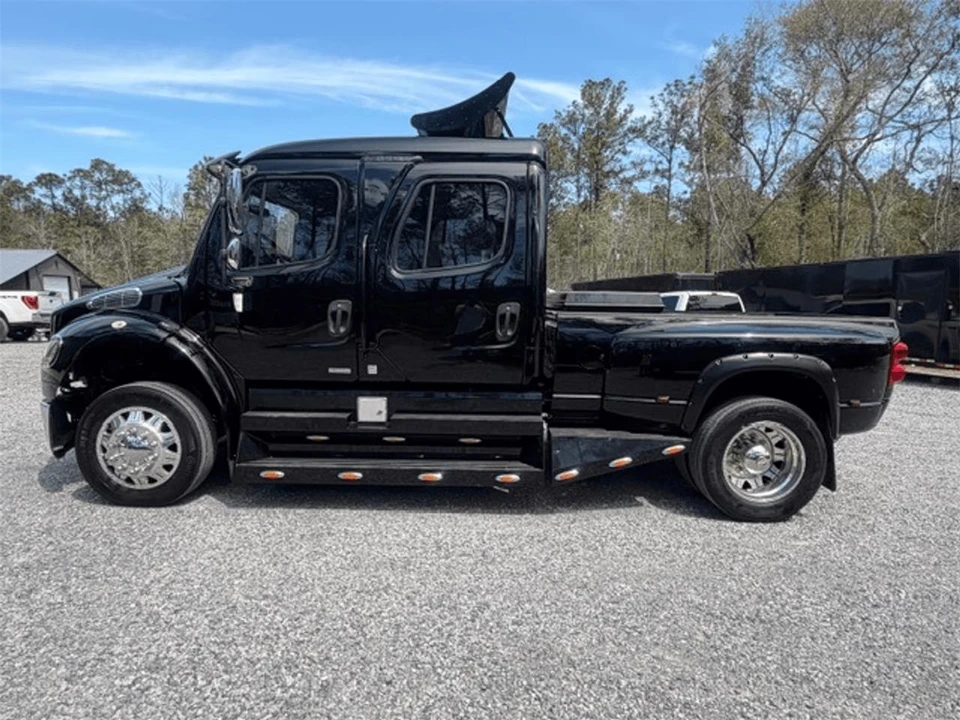 2009 Freightliner - Image 5 of 31