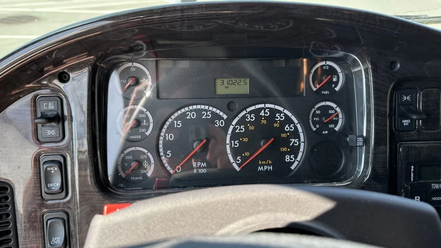2009 Freightliner - Image 11 of 15