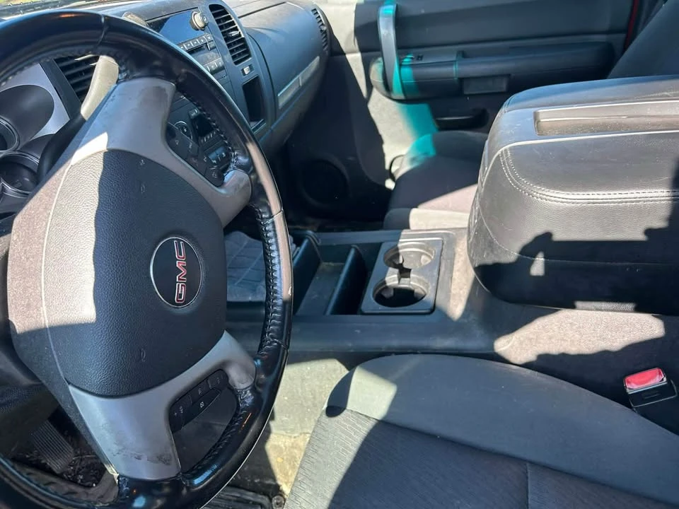 2009 GMC Sierra 3rd Gen - Image 2 of 8
