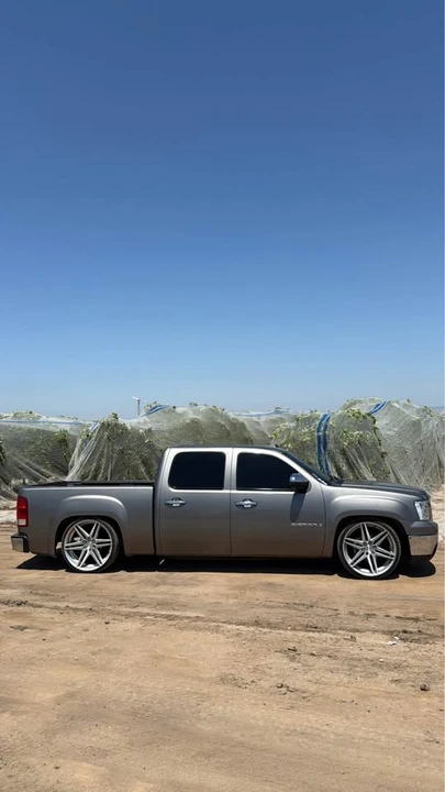 2009 GMC Sierra 3rd Gen - Image 2 of 3