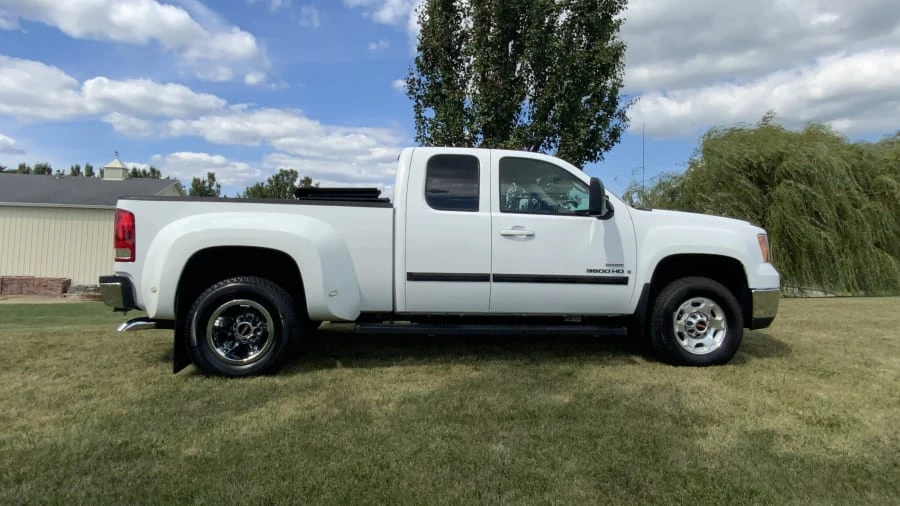 2009 GMC Sierra Heavy Duty 3rd Gen - Image 2 of 11