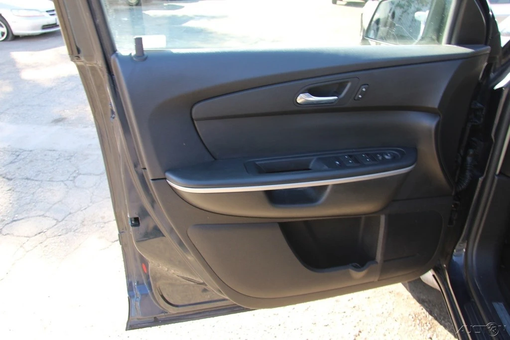 2009 GMC Acadia - Image 12 of 21
