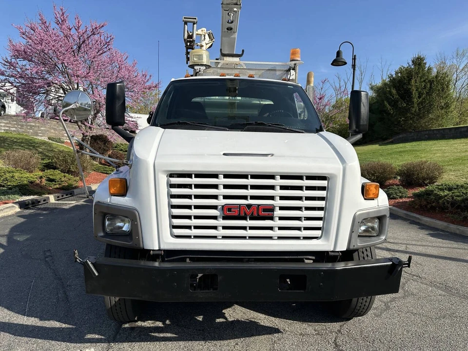 2009 GMC TopKick - Image 3 of 21