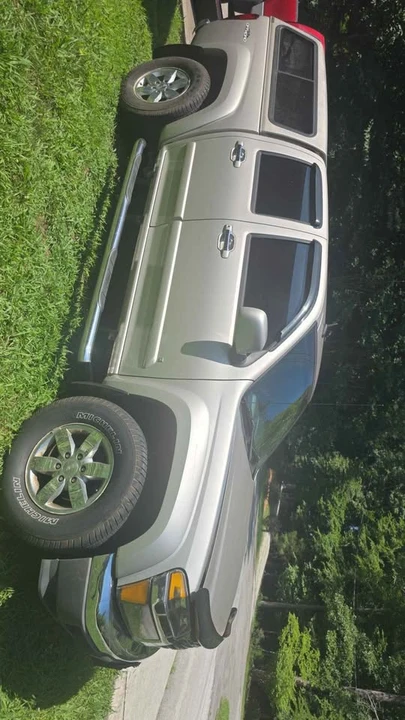 2009 GMC Canyon 1st Gen - Image 4 of 13
