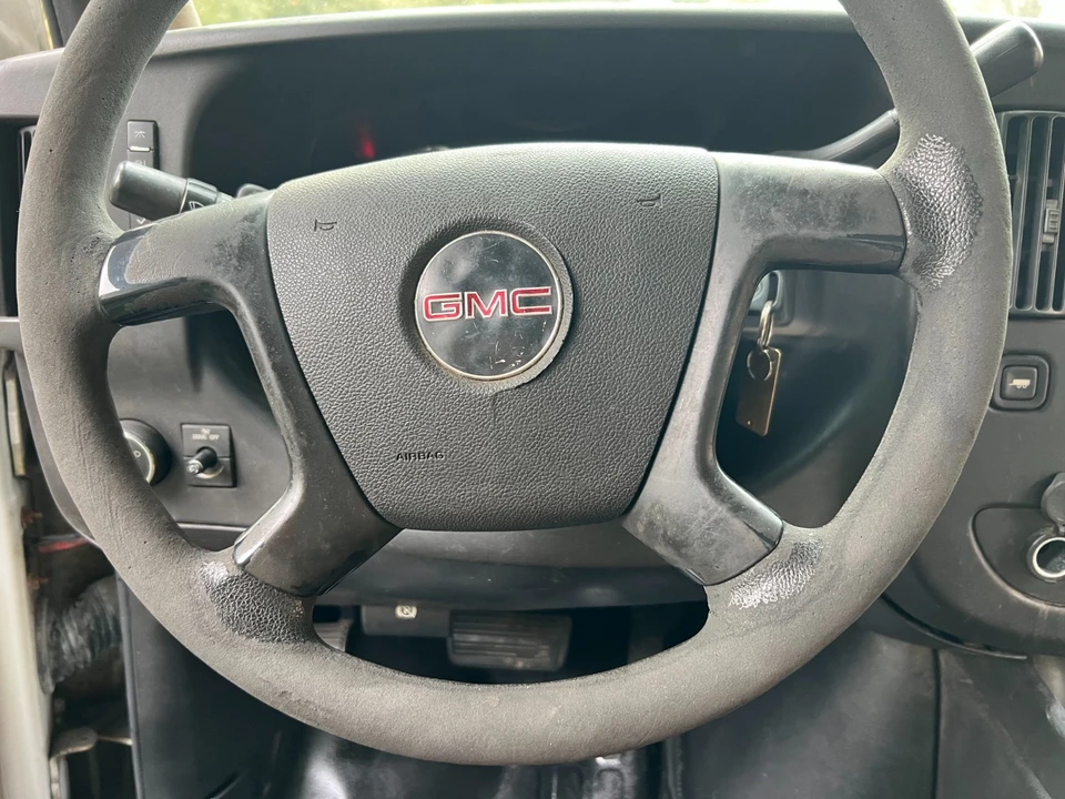 2009 GMC Savana - Image 11 of 21