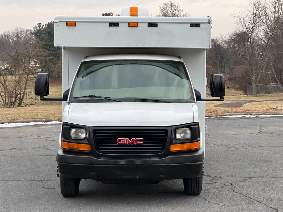 2009 GMC Savana - Image 2 of 21