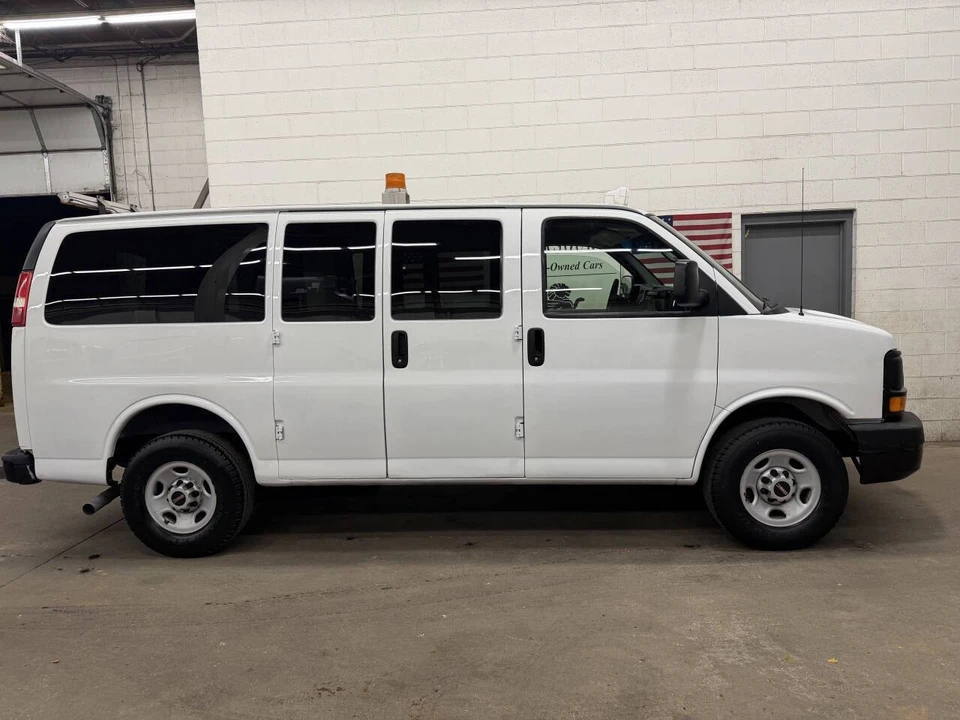 2009 GMC Savana - Image 10 of 12