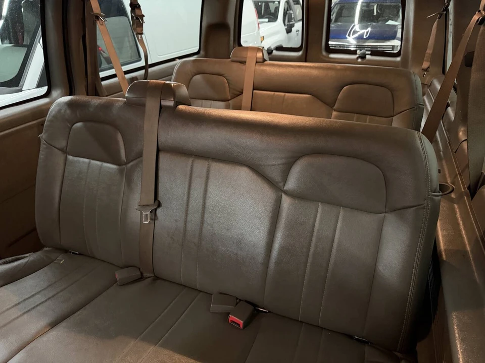2009 GMC Savana - Image 5 of 12