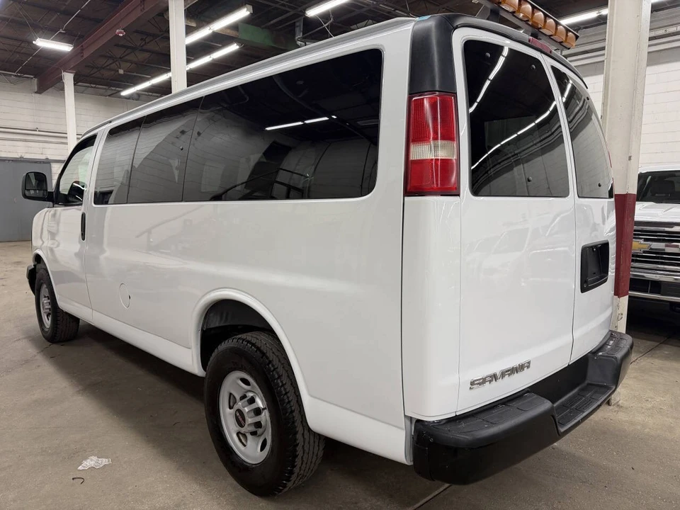 2009 GMC Savana - Image 2 of 12