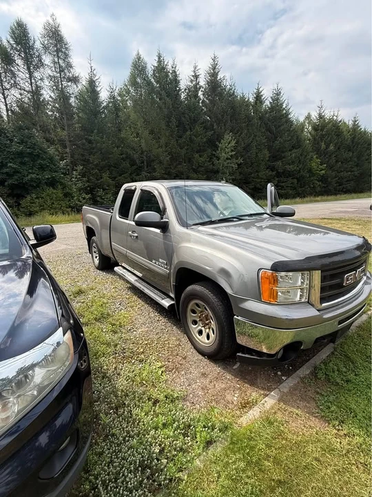 2009 GMC Sierra 3rd Gen - Image 2 of 4