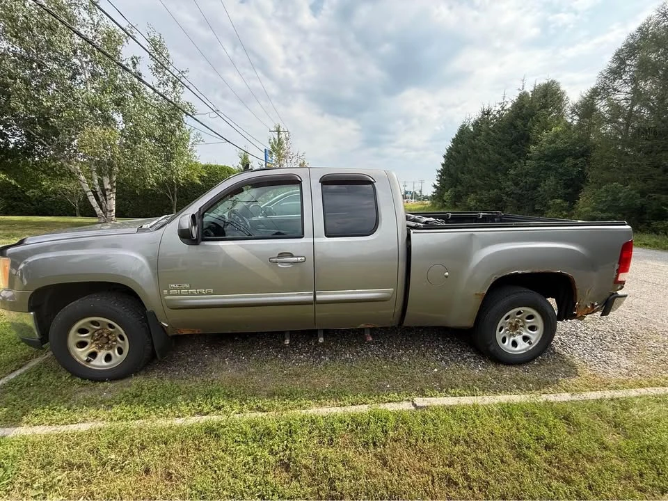 2009 GMC Sierra 3rd Gen - Image 3 of 4