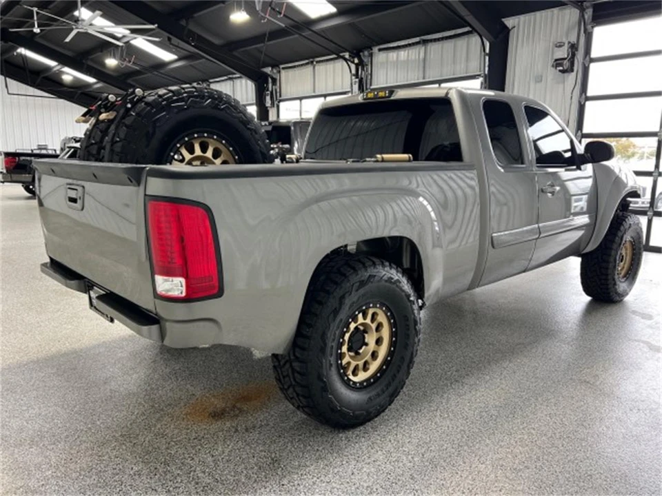 2009 GMC Sierra 3rd Gen - Image 3 of 31