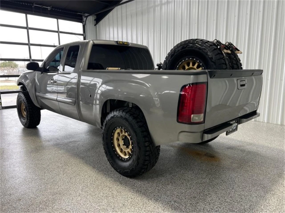 2009 GMC Sierra 3rd Gen - Image 2 of 31
