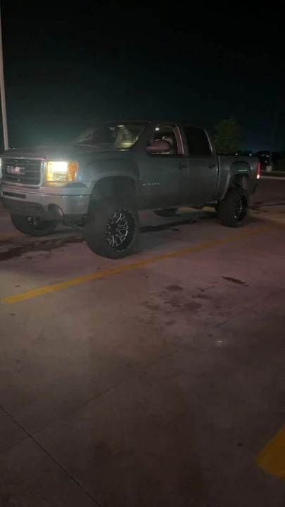 2009 GMC Sierra 3rd Gen - Image 4 of 5