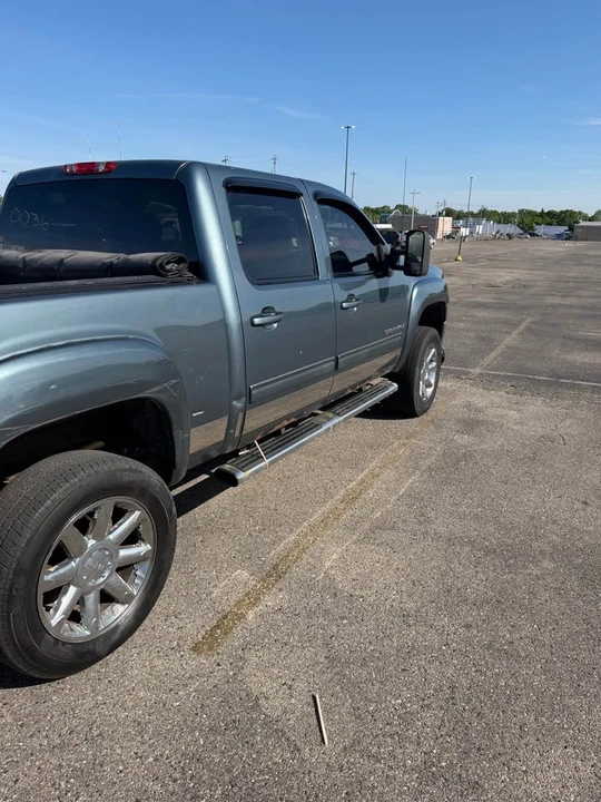2009 GMC Sierra 2nd Gen - Image 3 of 8