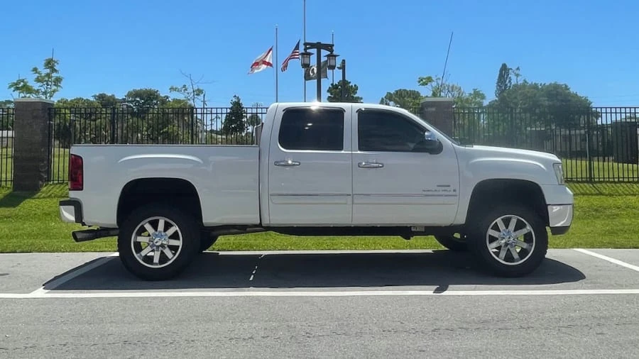 2009 GMC Sierra 3rd Gen - Image 11 of 12