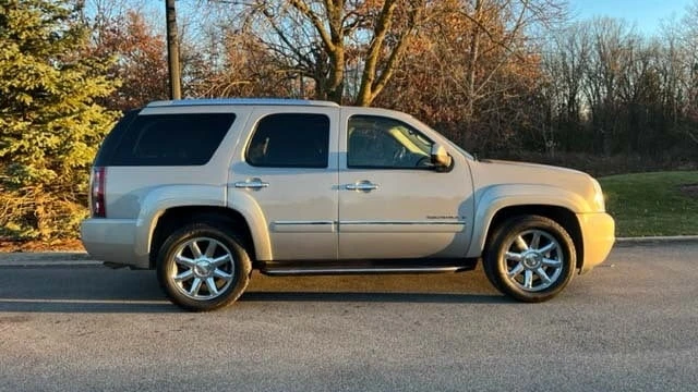 2009 GMC Yukon 3rd Gen - Image 2 of 14