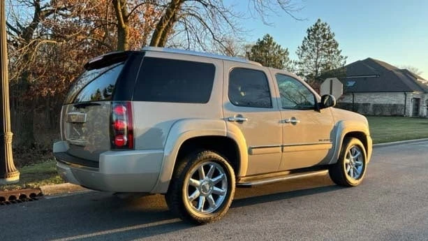 2009 GMC Yukon 3rd Gen - Image 3 of 14