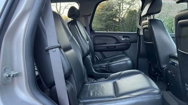 2009 GMC Yukon 3rd Gen - Image 10 of 14