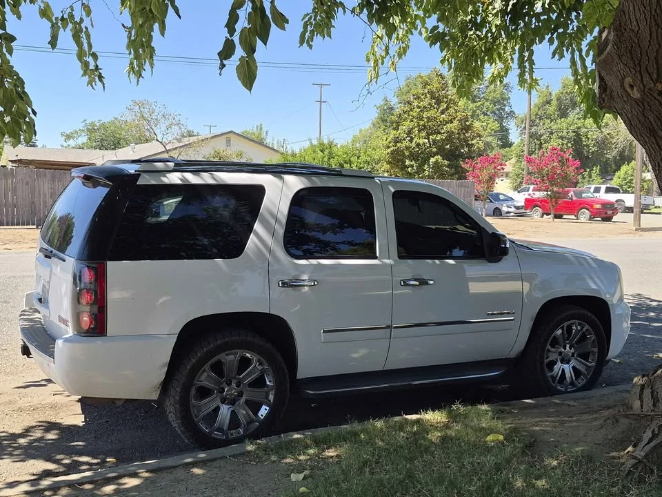 2009 GMC Yukon 3rd Gen - Image 4 of 13