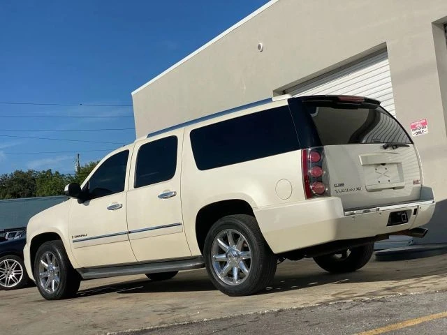 2009 GMC Yukon 3rd Gen - Image 4 of 21