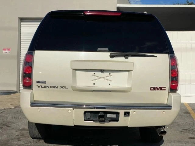 2009 GMC Yukon 3rd Gen - Image 14 of 21