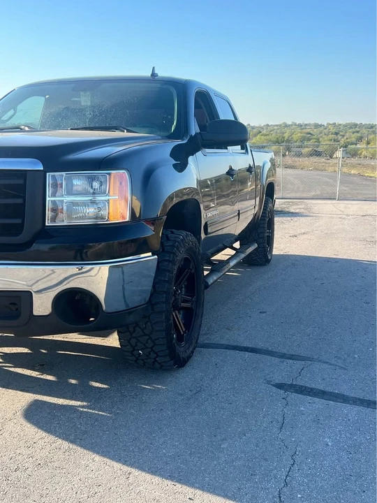 2009 GMC Sierra 2nd Gen - Image 2 of 6