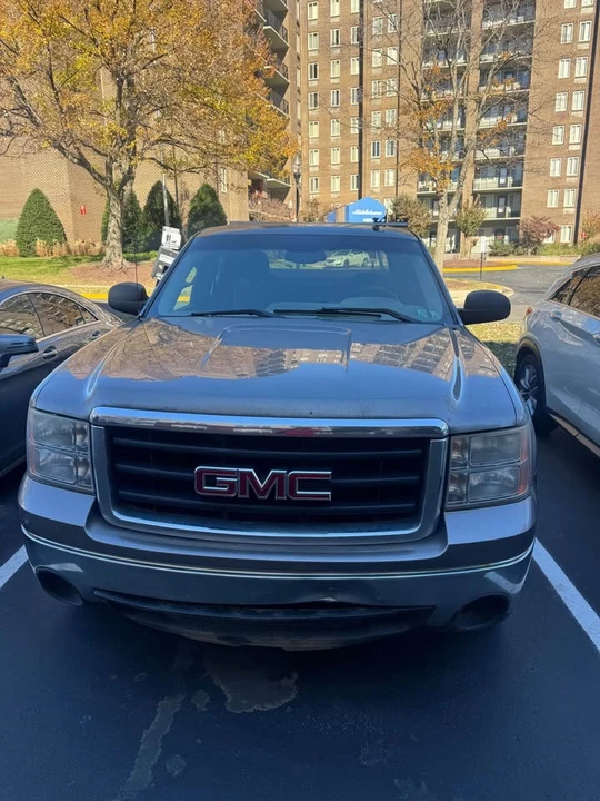 2009 GMC Sierra 2nd Gen - Image 2 of 13