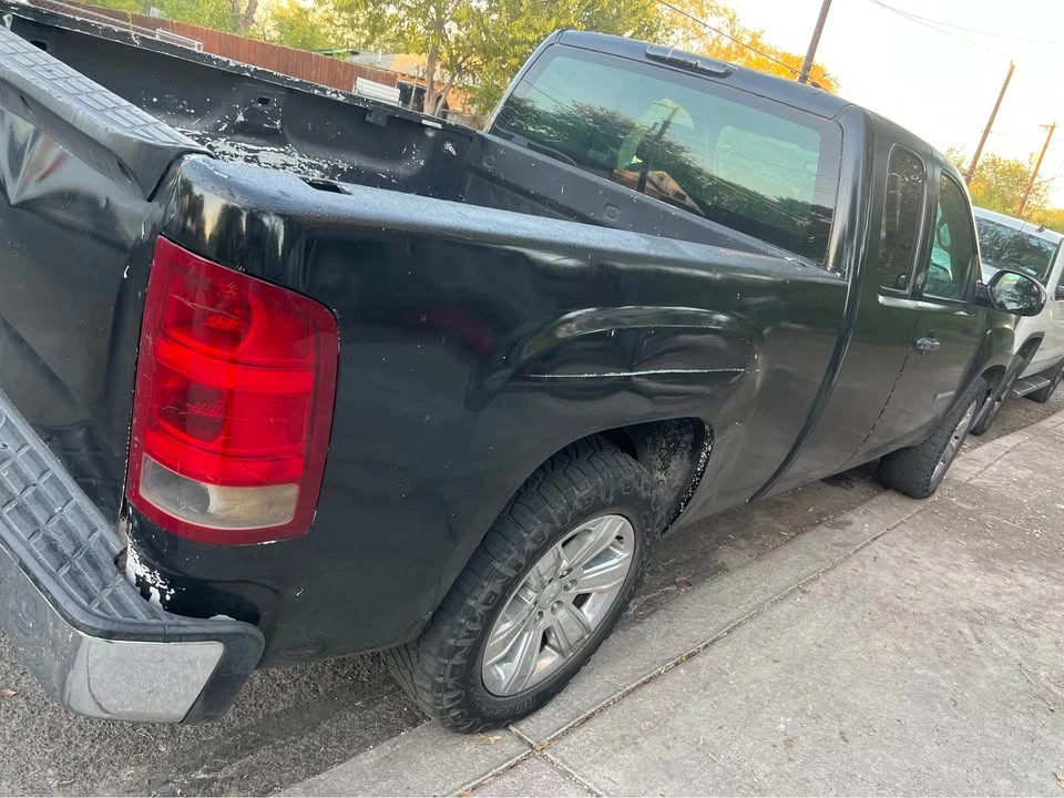 2009 GMC Sierra 2nd Gen - Image 3 of 4