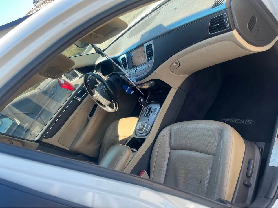 2009 Hyundai Genesis - Image 7 of 9