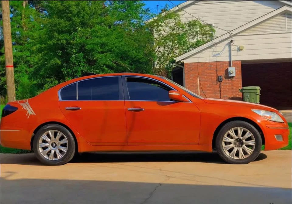 2009 Genesis - Image 3 of 4