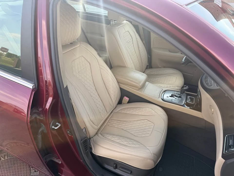 2009 Hyundai Genesis - Image 17 of 20