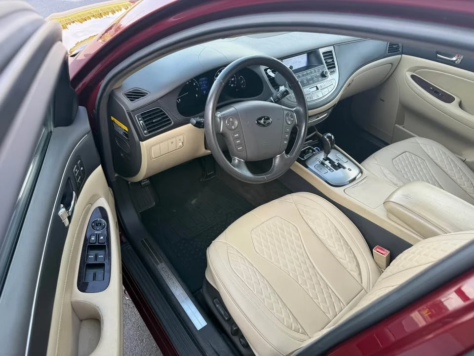 2009 Hyundai Genesis - Image 11 of 19