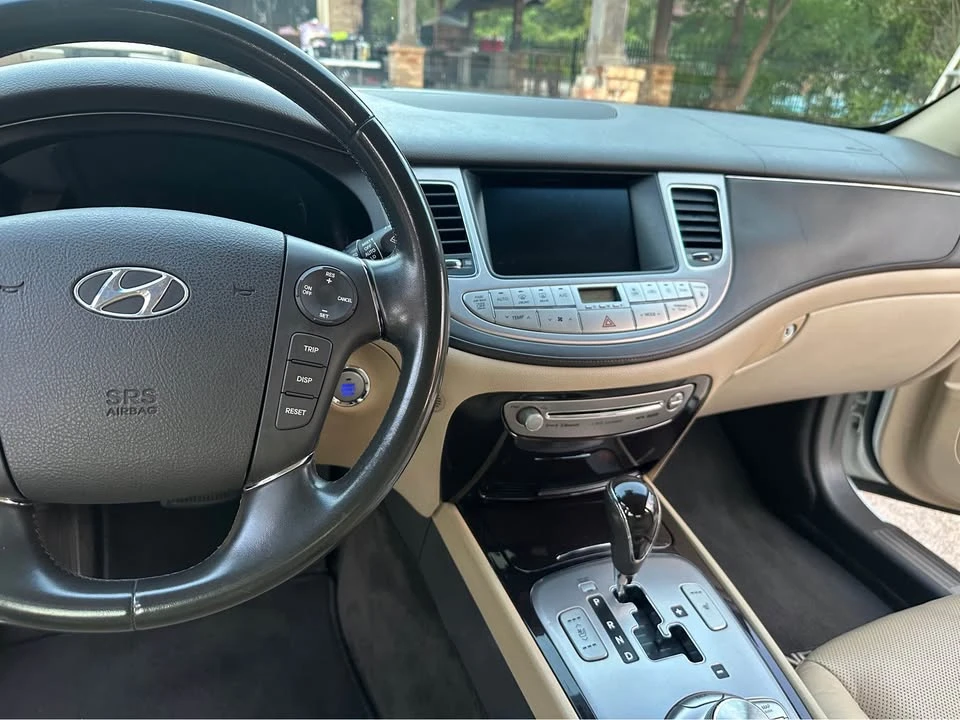 2009 Hyundai Genesis - Image 7 of 9