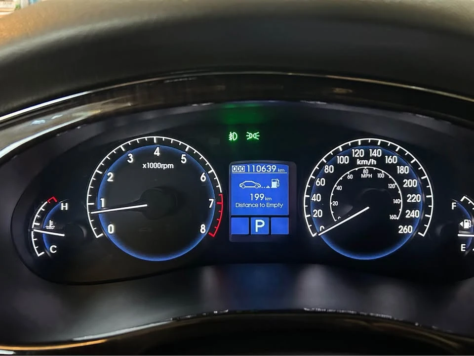 2009 Hyundai Genesis - Image 4 of 15