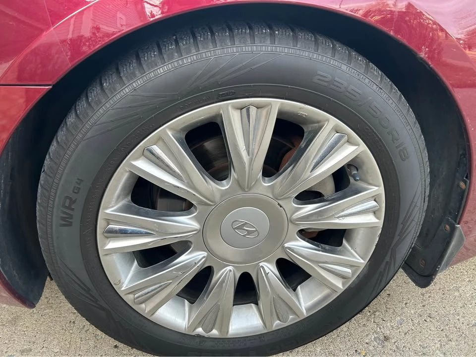 2009 Hyundai Genesis - Image 6 of 15