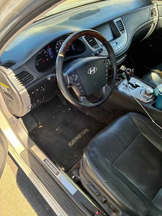 2009 Hyundai Genesis - Image 8 of 8