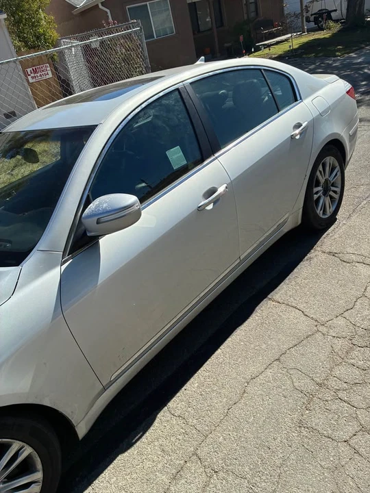 2009 Hyundai Genesis - Image 7 of 8